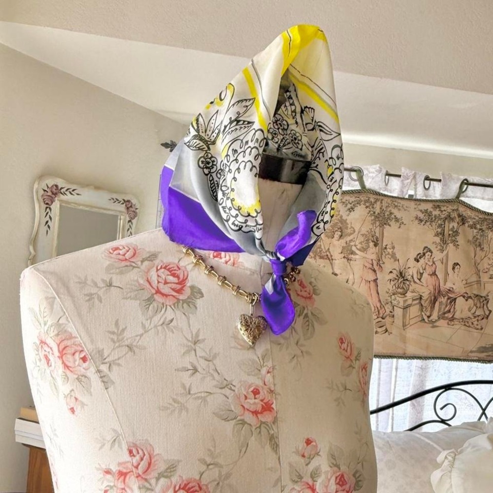 vintage scarf‎
